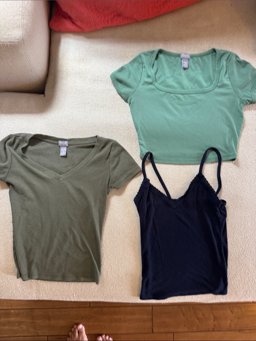 Tilly’s Set of 3 Girls Scoop Neck Crop Top – Green, Olive, Navy medium